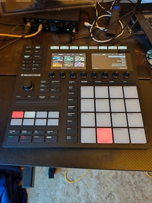 Native Instruments Maschine MK3 - Image 1 of 4