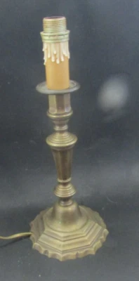 Bougeoir Lampe, Hauteur 33cm en bronze french bronze candlestick lamp - Photo 1/3