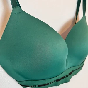 Reggiseno donna Victoria’s Secret ROSA 32DD verde nero spalline regolabili coppa foderata - Foto 1 di 9