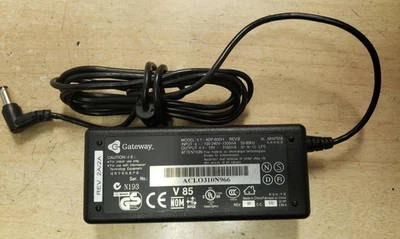 Puerta de enlace genuina ADP-60DH, adaptador de corriente alterna, salida: 19V 3160mA Foto 1 de 4