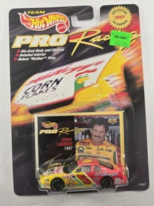 1997 HOT WHEELS PRO RACING #5 TERRY LABONTE CHEVROLET MONTE CARLO 1/64 NIP - Picture 1 of 6