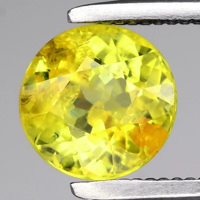 1.30ct Yellowish Green  - Tanzania, Africa - Grossular Garnet, Natural . - Image 1 of 2