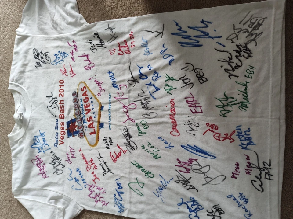 Camisa Big Brother CBS - FIRMADA por los miembros del elenco 2010 Foto 1 de 2