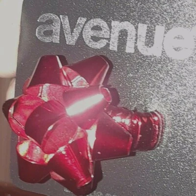 Nuevo anillo elástico rojo Avenue original $10  Foto 1 de 4