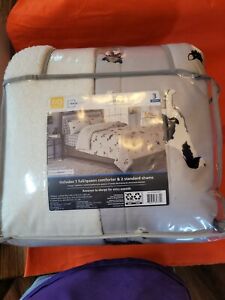 Mainstays Dog Cozy Flannel Reverse to Super Soft Sherpa Comforter Set Full Queen