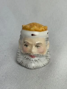 Vintage Staffordshire "Good King Wenceslas” Thimble Porcelain Bust Art - Bild 1 von 6