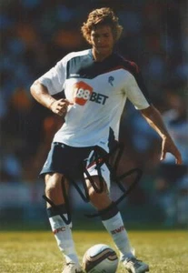 BOLTON, CHELSEA Y ESPAÑA: MARCOS ALONSO FIRMADA 6x4 FOTO DE ACCIÓN + CERTIFICADO DE AUTENTICIDAD - Imagen 1 de 1