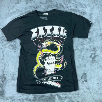 Camisa Fatal Para Hombres Negra Pequeña Espalda Diamante Costa Oeste Ropa de Calle Manga Corta Foto 1 de 4