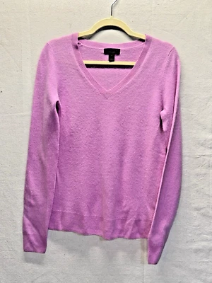 Suéter pequeño Saks Fifth Ave 100 % cachemir cuello en V manga larga lila púrpura Foto 1 de 4