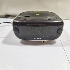 Sony Dream Machine Dual Alarm Clock AM/FM Radio CD Player ICF-CD815 Tested - Picture 1 of 9