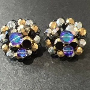 vintage clip on earrings Beaded Estate Jewelry  - Picture 1 of 12