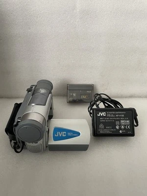 JVC GR-D21E Mini DV Camcorder.  Defekt!  Teildefekt - Bild 1 von 4