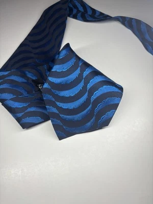 Hugo Boss Men’s 100% Silk Blue And Black Geometric Necktie 57” - Image 1 of 4