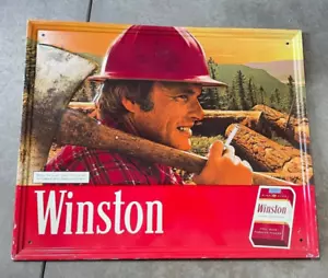 Insegna Pubblicitaria Vintage 1980 Rara Metallo WINSTON 3D Uomo Cave Sign RJ Reynolds - Foto 1 di 4