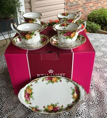 ROYAL ALBERT OLD COUNTRY ROSES 9 PC COMPLETER TEA SET-TEACUPS-SAUCERS-TRAY/PLATE - Image 1 of 4