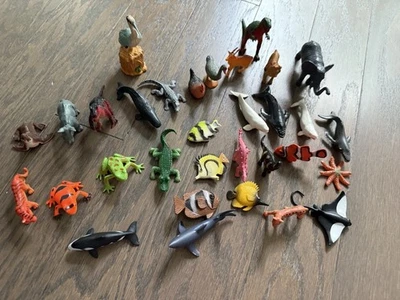 Lot Of Animals ocean dinosaur alligator frogs  fish birds  - Image 1 of 4