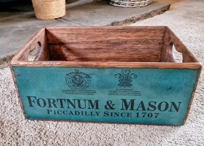 Fortnum And Mason Wooden Vintage-Style Box With Handle F & M New M/Lg 32cm Long - Image 1 of 2