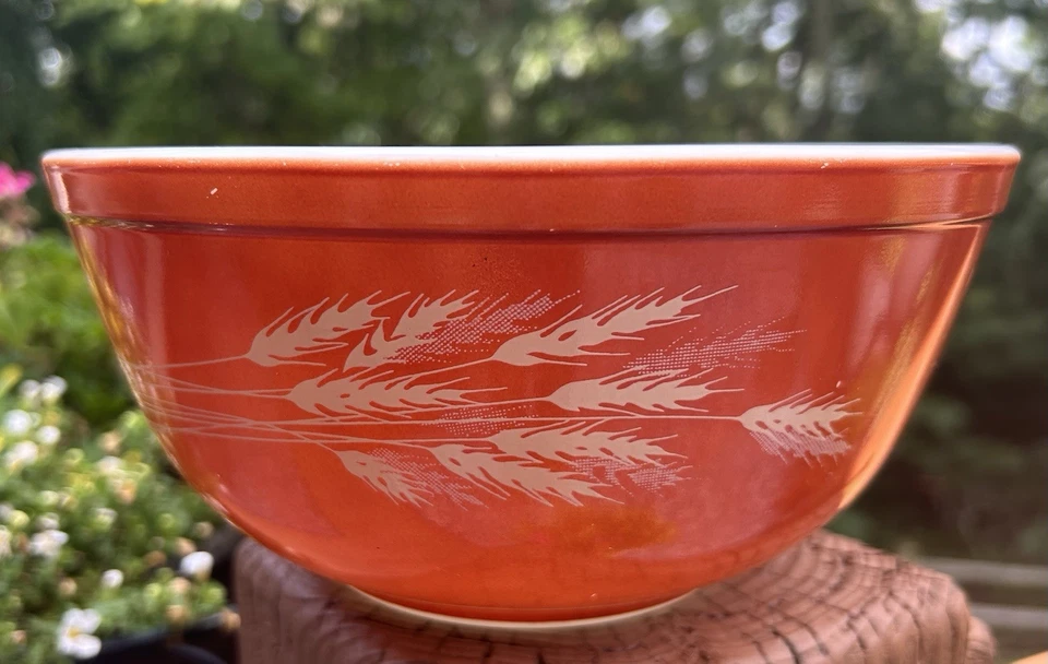 Vintage Pyrex 403 Autumn Harvest Wheat Pattern Mixing Bowl 2.5 Qt. USA - Image 1 of 4