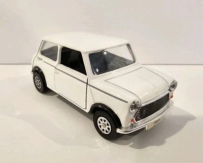 CORGI 1:36 SCALE 94145 MINI DESIGNER WHITE - Image 1 of 4