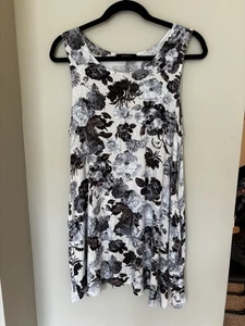 Vestido floral blanco y negro 42 Pops - talla grande - Imagen 1 de 5