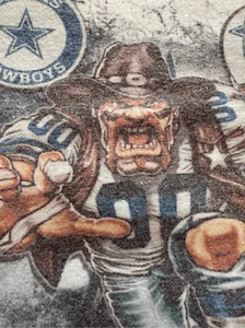 T-shirt calcio Dallas Cowboys vintage Hanes eco smart NFL Jack Davis cartone animato 9 - Foto 1 di 5