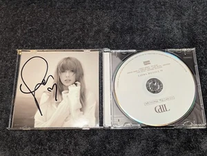 Taylor Swift The Tortured Poets Department CD Hand Signed Photo Heart Autograph - Foto 1 di 4