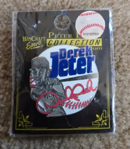 NEW YORK YANKEES DEREK JETER SIGNATURE BASEBALL BALL PIN BY Wincraft vintage new - Picture 1 of 1