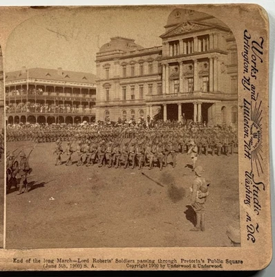 Fin de Larga Marcha—Soldados de Lord Roberts pasando por Pretoria's Stereoview Foto 1 de 4