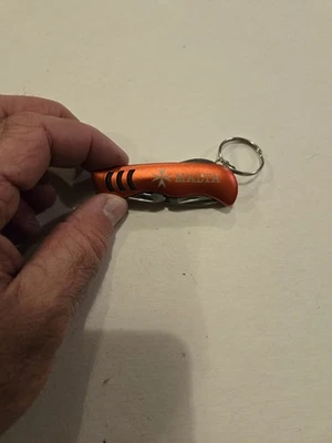 Navaja de bolsillo multiherramienta de recuerdo - Malta, roja Foto 1 de 4