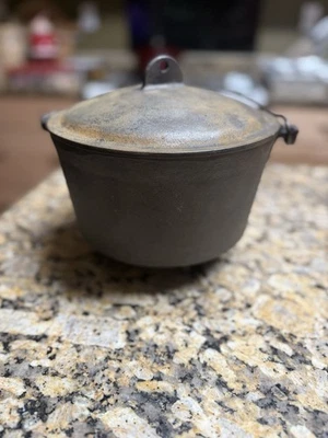 Antique BSR 3 Leg Franklin Cast Bean Pot with Lid Caldron R.B. 2778 - Image 1 of 4