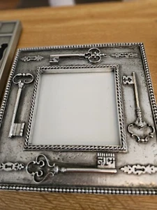 6x 6 picture frame Antique Pewter Finish with keys - Bild 1 von 4