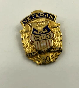 Vintage D of A Veteran 50 Year Service Daughters of America Pin Pinback Goldtone - Picture 1 of 3