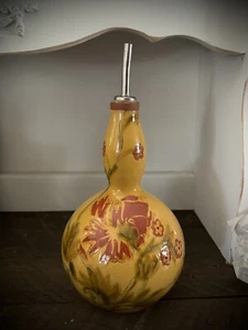 Hermosa botella de barbero de cerámica Redware amarillo mostaza con flores rojas ¡HERMOSA! - Imagen 1 de 24