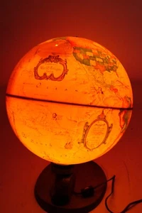 Readers Digest World Antique Spot Globe - Picture 1 of 11