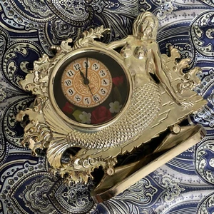 Reloj Vintage J. H Cuarzo Desnudo Sirena Plástico Acrílico Metal Imitado Taiwán Flores - Imagen 1 de 9