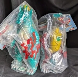 Mechagodzilla 2 & Titanozaurus M1 Bullmark 2-Piece Sofubi Figure Set From Japan - Picture 1 of 9
