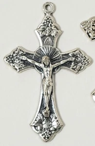 3 Kruzifix Kreuze für Rosenkranz Halskette oder Ohrringe Silber Plättchen Zinn Italien LOT - Bild 1 von 12