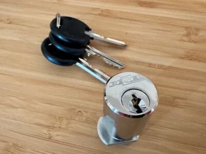 Chateau Bezel Cylinder door Lock Public Rental Storage Locker Unit and keys - Picture 1 of 3