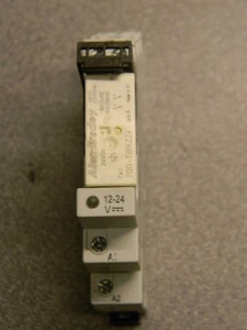 Allen Bradley 700-HLT12 w/ 700-TBR224 Relay - Picture 1 of 3