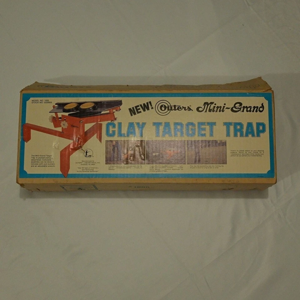 Deadstock Vtg Outers Mini-Grand Target Trap Portable Clay Pigeon Model 1000 USA - Image 1 of 4
