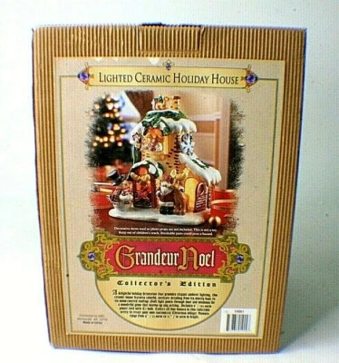 Grandeur Noel Lighted Holiday House 9" Christmas Ceramic 2002 w/ New Light MINT Foto 1 de 4