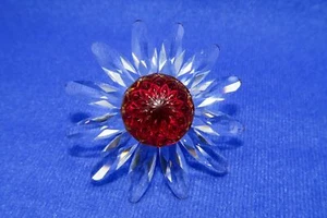 SWAROVSKI - RED MAGUERITE FLOWER NIB 1 Year RENEWAL GIFT 255804 (SCS MEMBERSHIP) - Picture 1 of 12