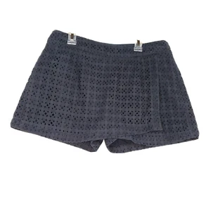 Cabi Faux Wrap Skort #5111 Women Size 6 Navy Lace Eyelet Overlay Mid Rise Zip - Picture 1 of 7