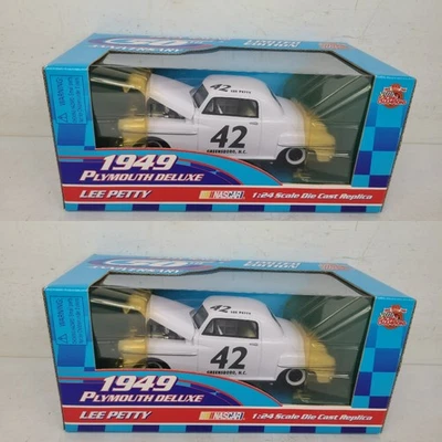(NUEVO) 1999 Racing Champions escala 1:24 Lee Petty 1949 Plymouth Deluxe Lote de 2 Foto 1 de 4