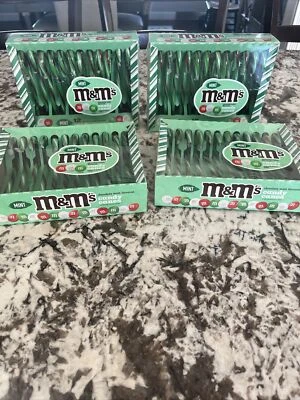 (Paquete de 4) Bastones de caramelo M&M's sabor menta chocolate 12 unidades ¡EDICIÓN LIMITADA! Foto 1 de 4