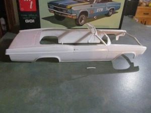 Chevy Impala 1966 convertible modelo AMT carrocería desnuda - Imagen 1 de 7