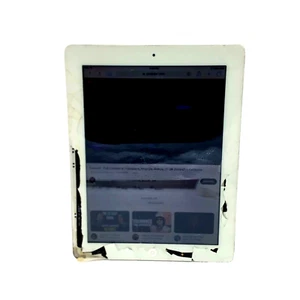 Apple iPad 4th Gen 16GB Wi-Fi 9.7" iPad 4 Silver 16 GB BROKEN SCREEN Powers On! - Afbeelding 1 van 4