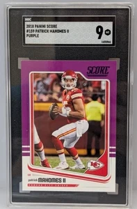 Panini Score 2018 - Purple Patrick Mahomes II #159 SGC 9 (RC) - Imagen 1 de 2