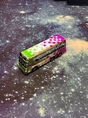 Autobús turístico Micro Machines Vintage Galboo 1989 cromado/verde/rosa  Foto 1 de 4