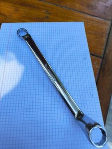 NUEVO NOS Snap-On EE. UU. 11/16" 13/16" Sae 60° Offset Caja End Wrench 12 PT XO2226 - Imagen 1 de 8